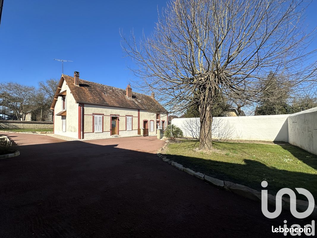 4 chambres Maison à Courtenay, France No. 55417