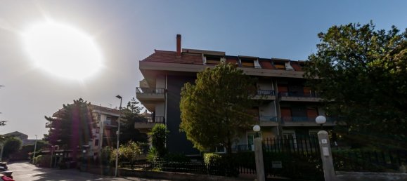 5 bedrooms Apartment in Belpasso, Italy No. 323894 2