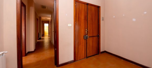 5 bedrooms Apartment in Belpasso, Italy No. 323894 6