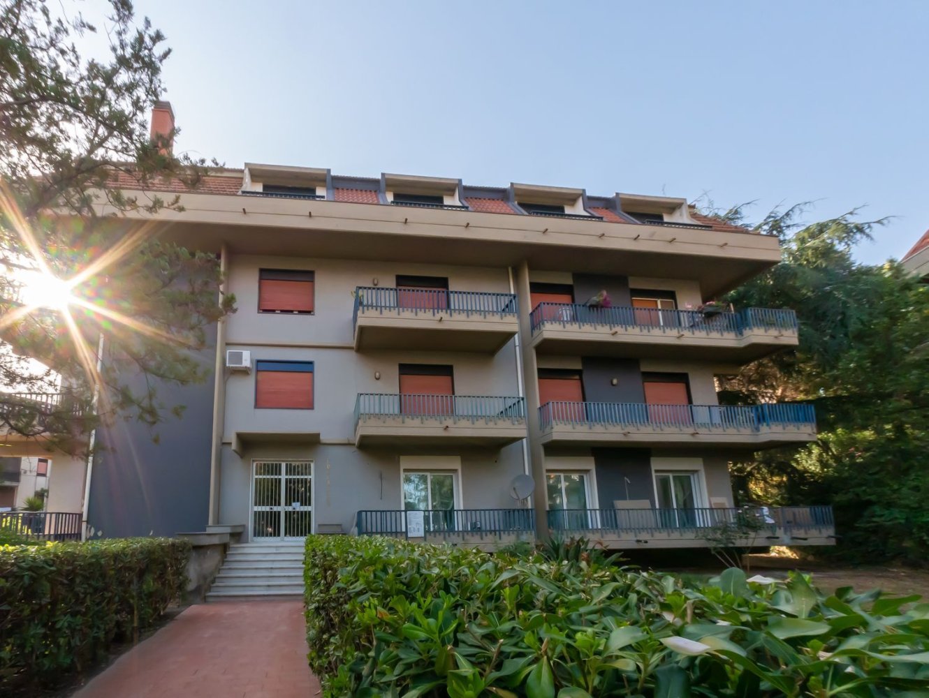 5 bedrooms Apartment in Belpasso, Italy No. 323894