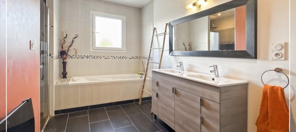 3 bedrooms House in Urt, France No. 103930 6