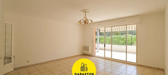 2 bedrooms Apartment in Marseille, France No. 348540 2