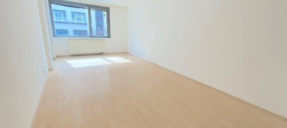 2 rooms Apartment in Brigittenau, Austria No. 137964 3