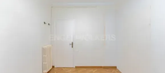 Apartamento de 4 dormitorios en Barcelona, Spain No. 174961 41