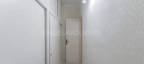 Apartamento de 4 dormitorios en Barcelona, Spain No. 174961 4