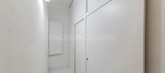 Apartamento de 4 dormitorios en Barcelona, Spain No. 174961 3