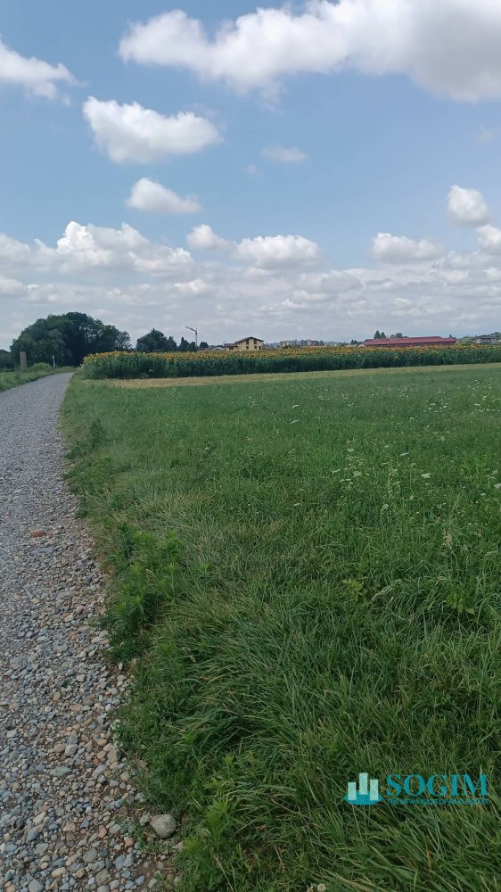 4500m² Land in Binago, Italy No. 206354