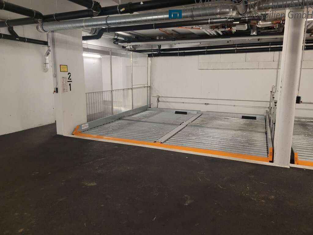 Garage in Hernals, Austria, Nr. 121103