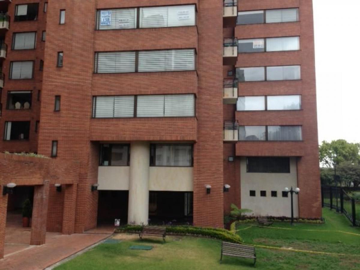 3 bedrooms House in Bogota, Colombia No. 9738