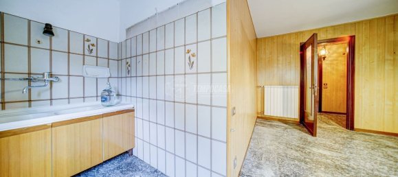 4 rooms Villa in Cassano Magnago, Italy No. 236149 9