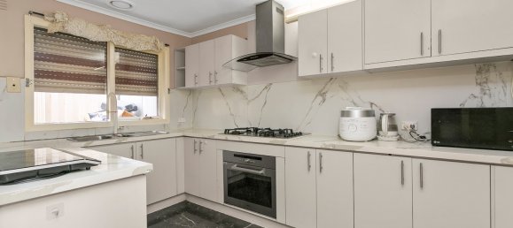 Casa de 3 dormitorios en Ardeer, Australia No. 900 2