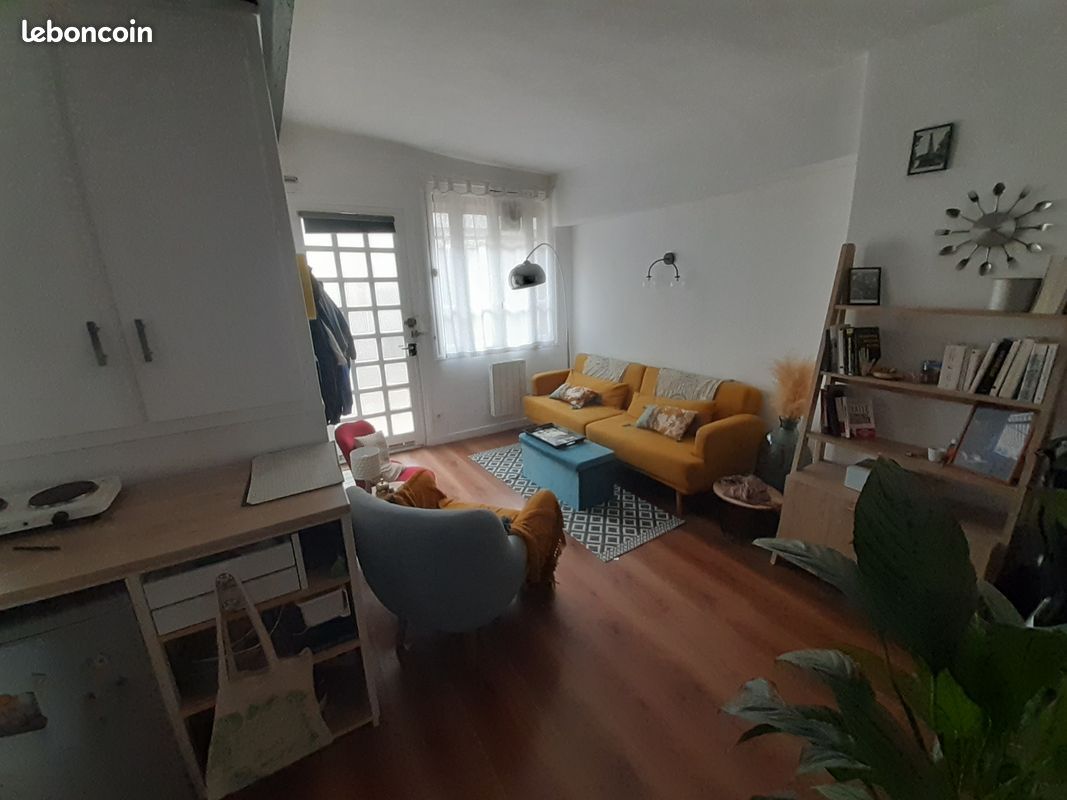 Studio in Paris, France No. 324816