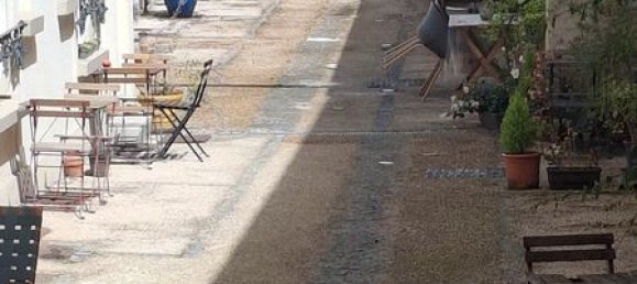 Studio in Paris, France No. 324816 3