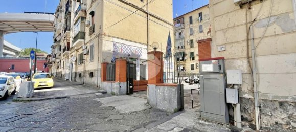 Apartamento de 3 dormitorios en Naples, Italy No. 347454 2