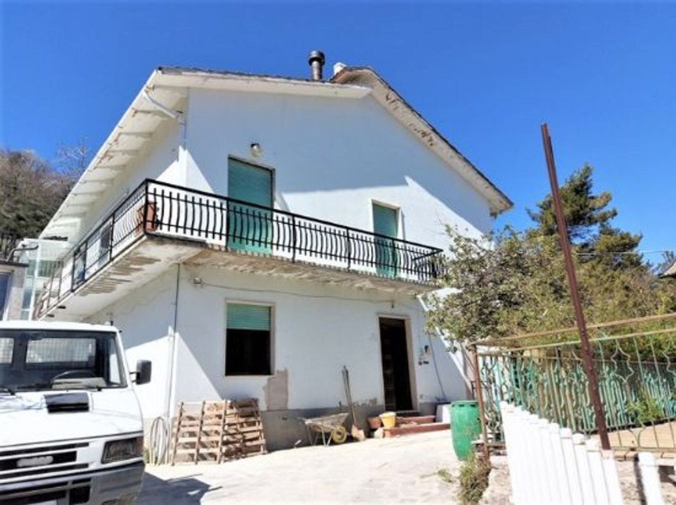 Casa de 5 divisões em Cessapalombo, Italy N.º 100541