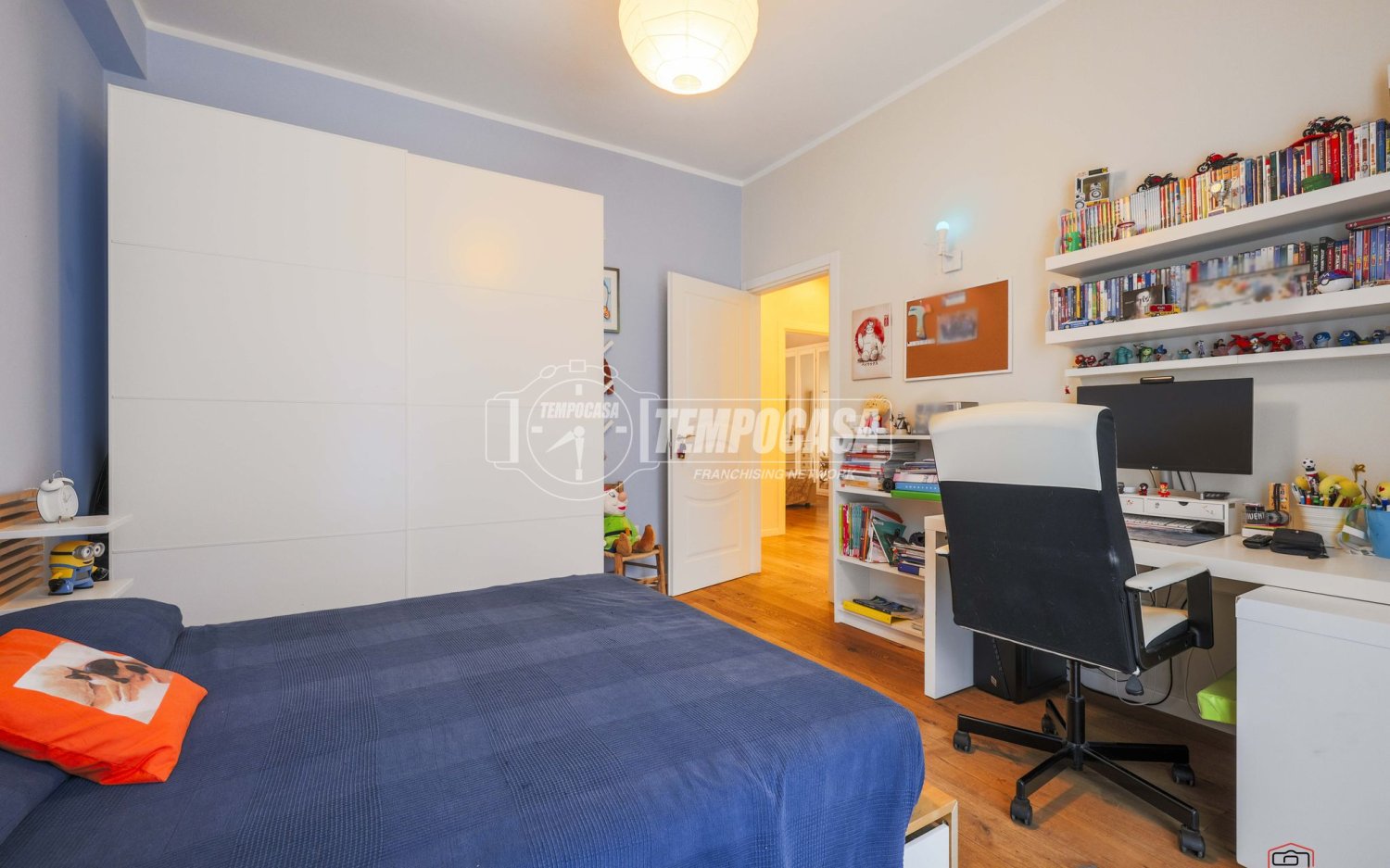 5 rooms Apartment in Bologna, Italy No. 275032