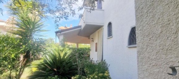 8-salle Villa à Viareggio, Italy No. 298262 2