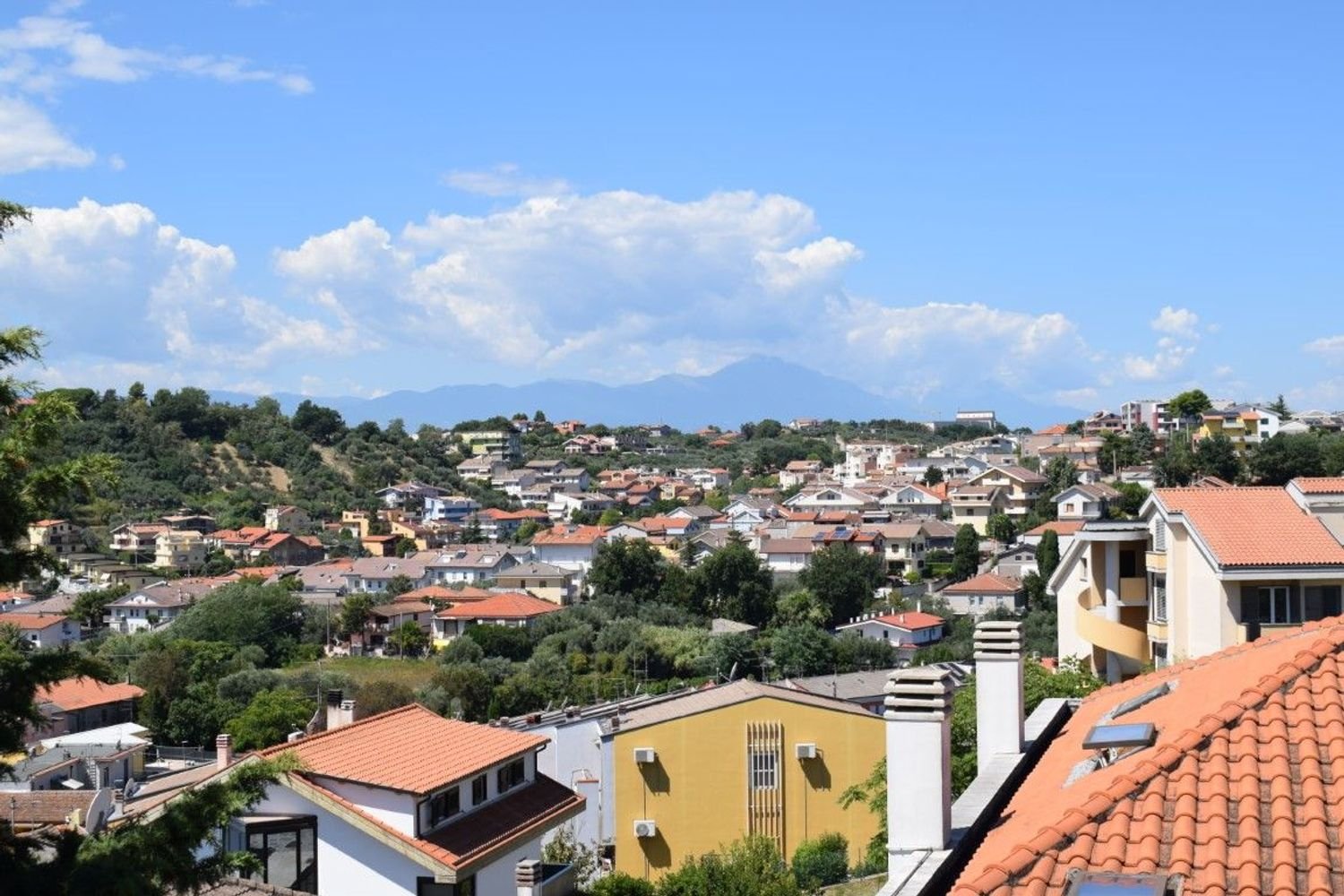 2 bedrooms Apartment in Pescara, Italy No. 331805