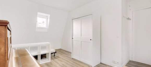 2 rooms Apartment in Paris, France No. 148422 4