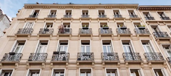 2 rooms Apartment in Paris, France No. 148422 8