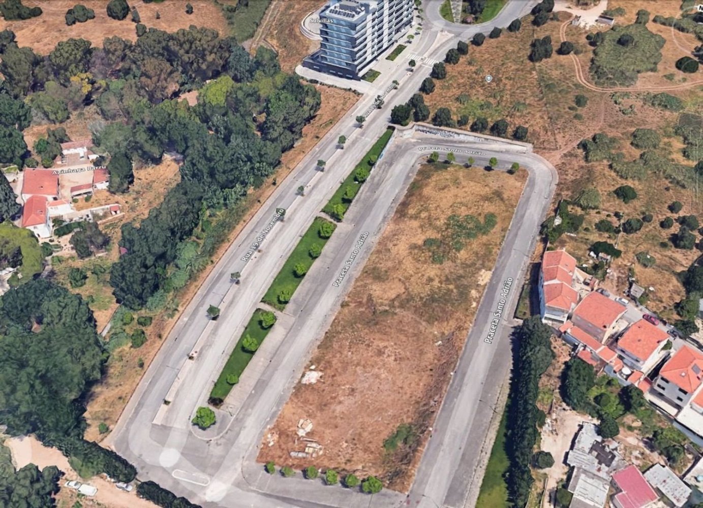 8028m² Commercial property in Odivelas, Portugal No. 237459