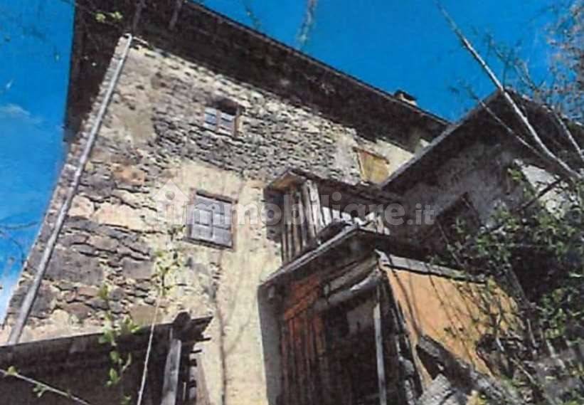 4 bedrooms House in Alleghe, Italy No. 357184