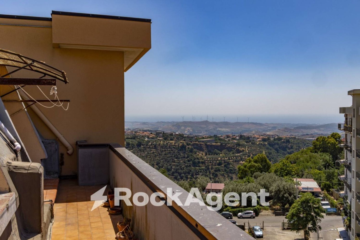 Apartamento de 3 dormitorios en Catanzaro, Italy No. 291277