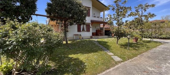 Вилла с 2 комнатами в Форте деи Марми, Италия № 288230 3