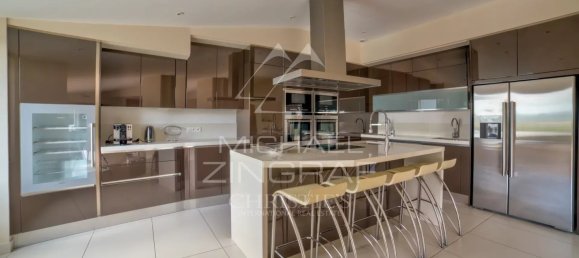 7 bedrooms Villa in Mouans-Sartoux, France No. 193592 3