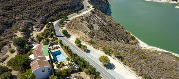 4 bedrooms House in Foinikaria, Cyprus No. 13826 2