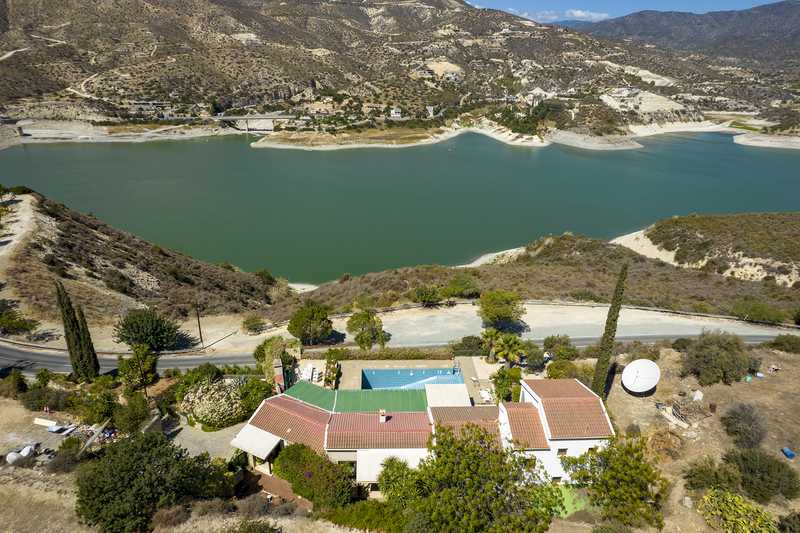 4 bedrooms House in Foinikaria, Cyprus No. 13826