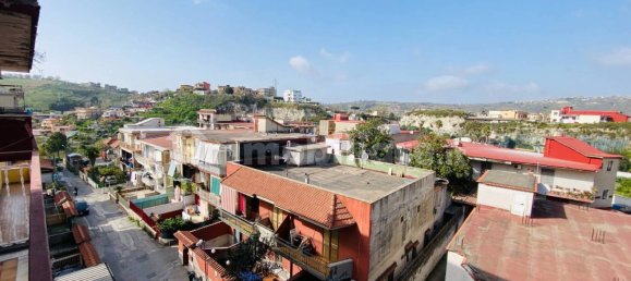 Apartamento de 2 dormitorios en Naples, Italy No. 202118 12