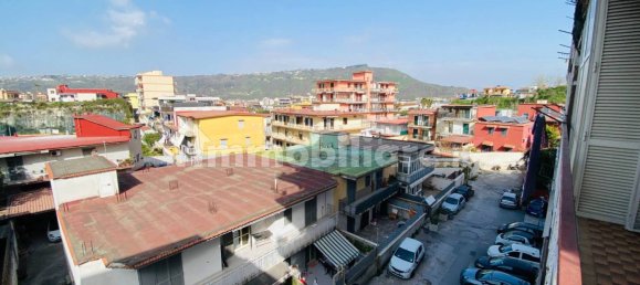 Apartamento de 2 dormitorios en Naples, Italy No. 202118 11