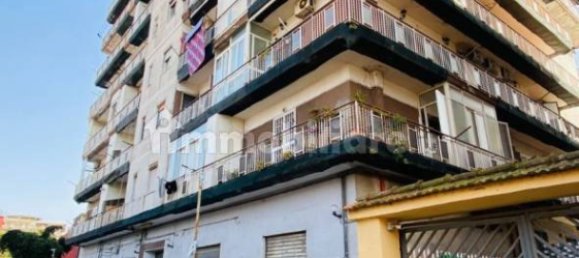 Apartamento de 2 dormitorios en Naples, Italy No. 202118 35
