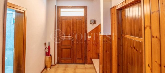 5 bedrooms Villa in Arezzo, Italy No. 269789 11
