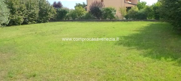 800m² Land in Paese, Italy No. 224601 2