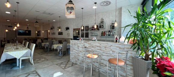 Коммерческая недвижимость с 2 комнатами в Горле, Италия № 62069 14