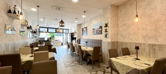 Коммерческая недвижимость с 2 комнатами в Горле, Италия № 62069 6