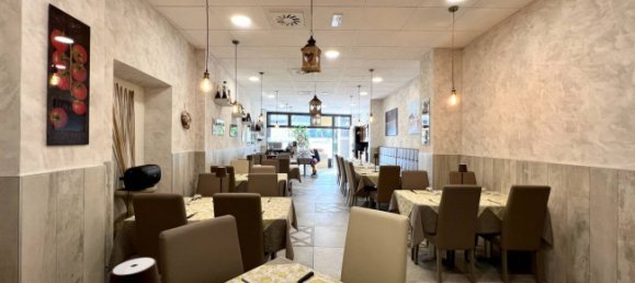 Коммерческая недвижимость с 2 комнатами в Горле, Италия № 62069 19