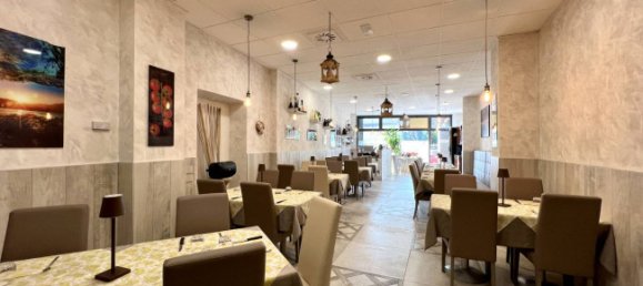 Коммерческая недвижимость с 2 комнатами в Горле, Италия № 62069 5