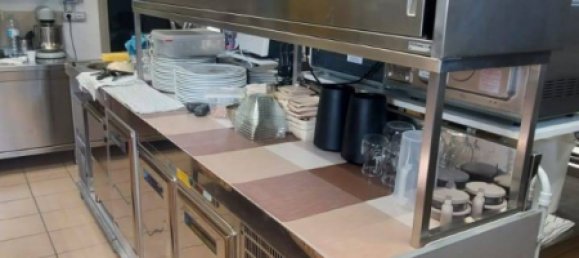 Коммерческая недвижимость с 2 комнатами в Горле, Италия № 62069 9