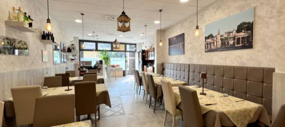 Коммерческая недвижимость с 2 комнатами в Горле, Италия № 62069 2