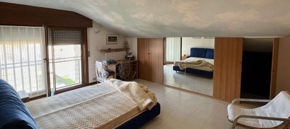 4-Zimmer Doppelhaus in Parma, Italy, Nr. 118420 9