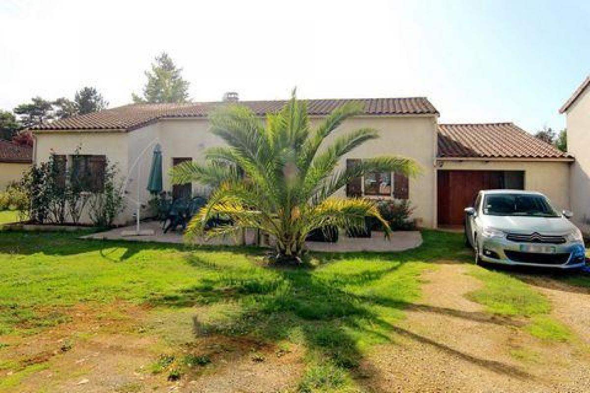 3 bedrooms House in Le Bugue, France No. 4426