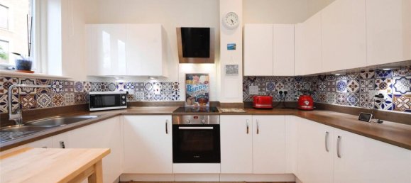 4 Schlafzimmer Haus in Enfield, United Kingdom, Nr. 11501 2