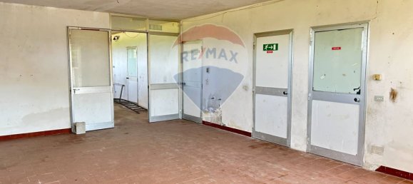 4-salle Propriété commerciale à Castano Primo, Italy No. 295043 9