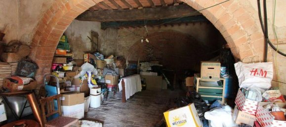 7 rooms Apartment in Chiusi, Italy No. 74797 10