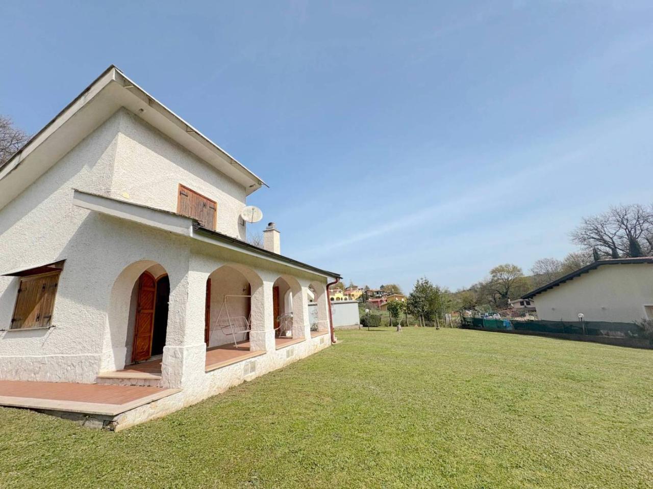 5 rooms Villa in Rignano Flaminio, Italy No. 41991