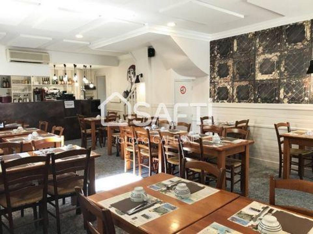 180m² Office in Rennes, France No. 17405