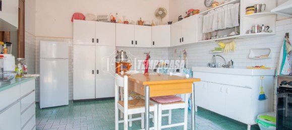 Квартира с 4 комнатами в Кьявари, Италия № 36560 7